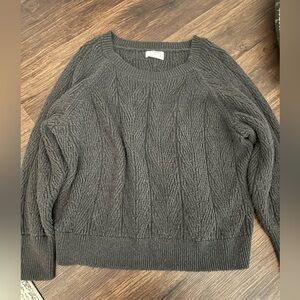 WOMEN’S GRAY SWEATER